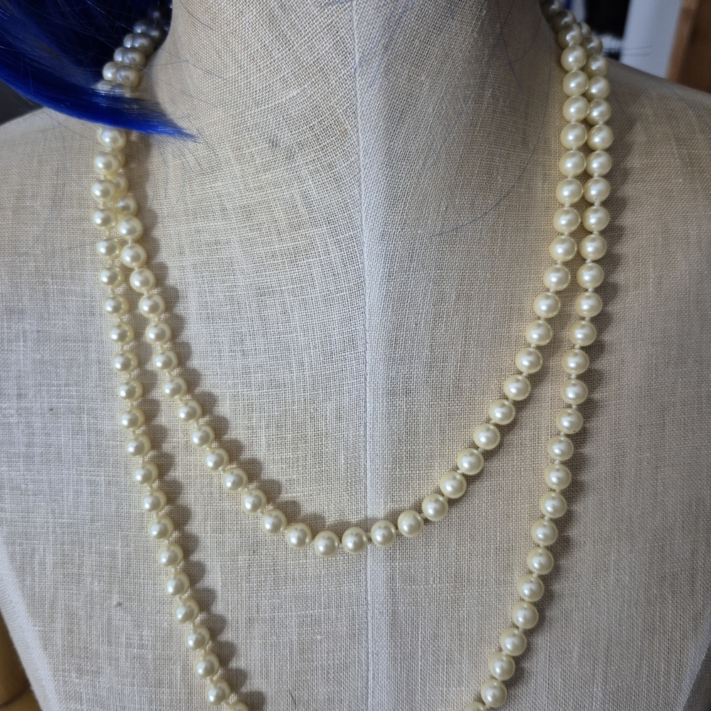 Avon Cream Pearl Necklace